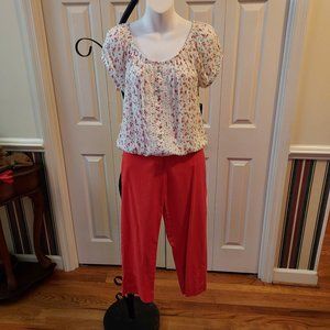 No Boundaries Floral Peasant Top Size (7/9) with CounterParts Size 4P Capri